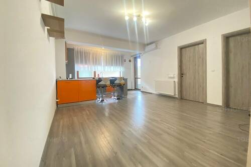 Apartament 3 Camere | Parcare | Piscina și Parc Privat