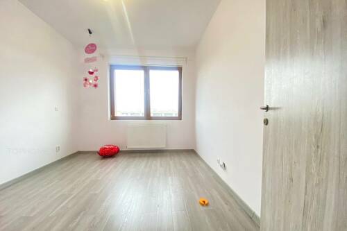 Apartament 3 Camere | Parcare | Piscina și Parc Privat