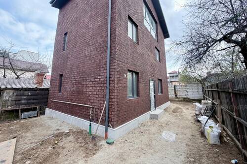 Asa Individuala Deosibita P+1+M. 4 Cam. Util 140mp. Teren 15