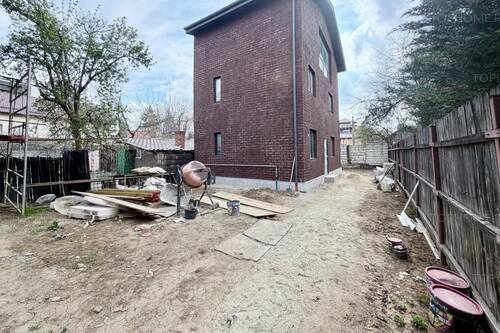 Asa Individuala Deosibita P+1+M. 4 Cam. Util 140mp. Teren 15