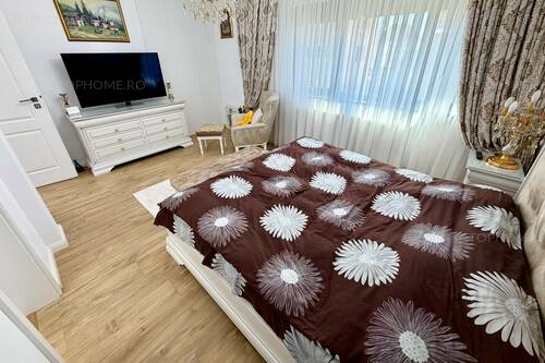 Casa Deosebita. 5 Cam. 4 Bai. Terasa Inchisa, Zona Buna.