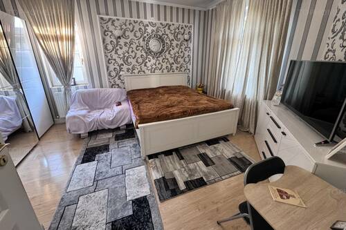 Casa Deosebita Sector 4 P+1+M. 6 Cam.Util 418mp. Teren 1638m