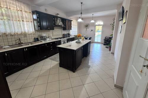 Casa Deosebita Sector 4 P+1+M. 6 Cam.Util 418mp. Teren 1638m