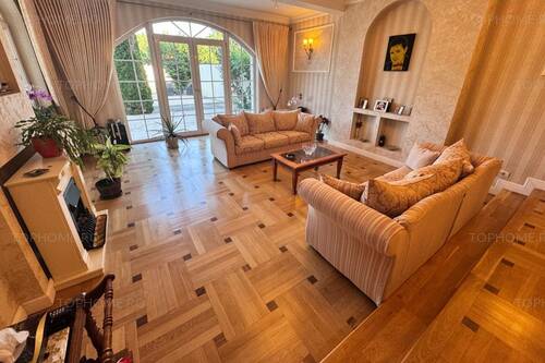 Casa Deosebita Sector 4 P+1+M. 6 Cam.Util 418mp. Teren 1638m