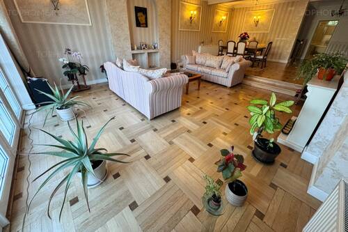 Casa Deosebita Sector 4 P+1+M. 6 Cam.Util 418mp. Teren 1638m