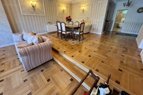 Casa Deosebita Sector 4 P+1+M. 6 Cam.Util 418mp. Teren 1638m