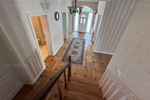 Casa Deosebita Sector 4 P+1+M. 6 Cam.Util 418mp. Teren 1638m