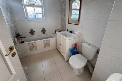 Casa Deosebita Sector 4 P+1+M. 6 Cam.Util 418mp. Teren 1638m