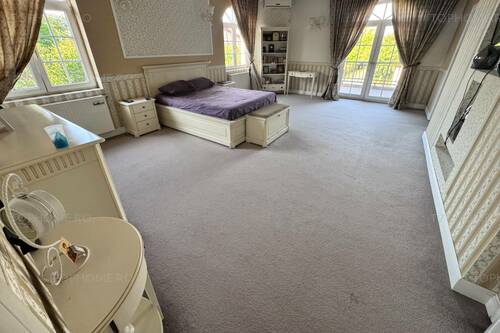 Casa Deosebita Sector 4 P+1+M. 6 Cam.Util 418mp. Teren 1638m