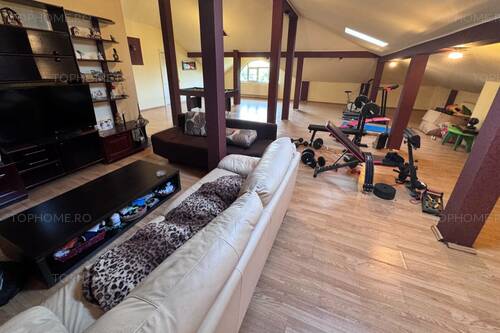 Casa Deosebita Sector 4 P+1+M. 6 Cam.Util 418mp. Teren 1638m