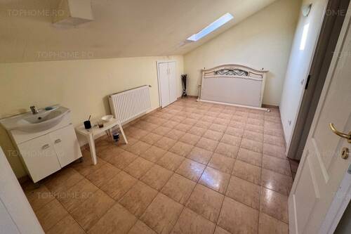 Casa Deosebita Sector 4 P+1+M. 6 Cam.Util 418mp. Teren 1638m