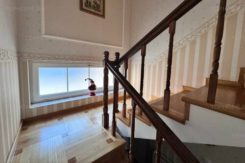 Casa Deosebita Sector 4 P+1+M. 6 Cam.Util 418mp. Teren 1638m