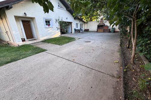 Casa Deosebita Sector 4 P+1+M. 6 Cam.Util 418mp. Teren 1638m