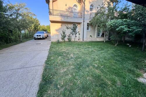 Casa Deosebita Sector 4 P+1+M. 6 Cam.Util 418mp. Teren 1638m