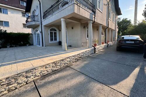 Casa Deosebita Sector 4 P+1+M. 6 Cam.Util 418mp. Teren 1638m