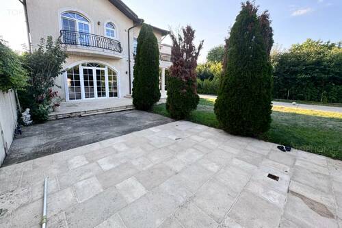 Casa Deosebita Sector 4 P+1+M. 6 Cam.Util 418mp. Teren 1638m