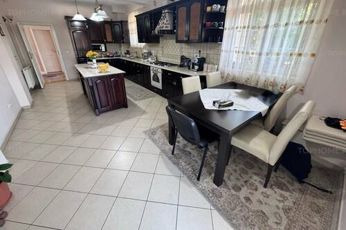 Casa Deosebita Sector 4 P+1+M. 6 Cam.Util 418mp. Teren 1638m