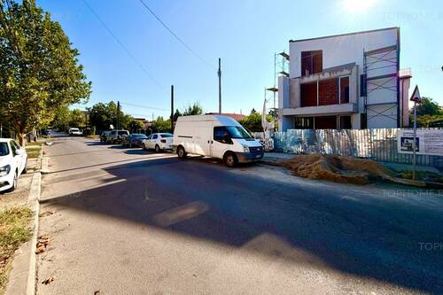 CASA DEOSEBITA SITUATA STRADAL LA 350M FATA DE SOS. OLTENITE