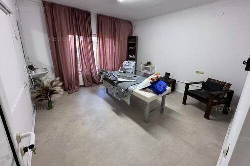 Imobil Pretabil Locuinta Si Afacere. Pozitie Stradala.