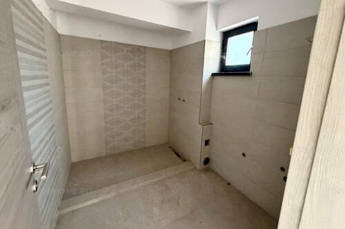 Imobil Zona Mall Vitan. 13 Cam. 11 Bai, 5 Balcoane, 2 Spatii