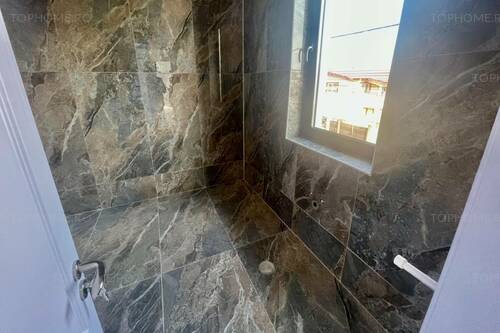 Casa Individuala 5 Cam. Teren 220mp. 600m Fata De Metrou