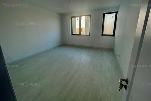 Casa Individuala 5 Cam. Teren 220mp. 600m Fata De Metrou