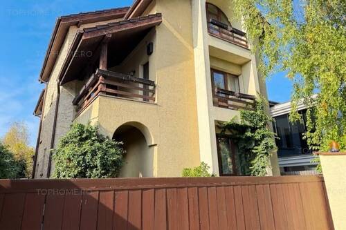 Casa Individuala Cu O Arhitectura Deosebita Zona Buna