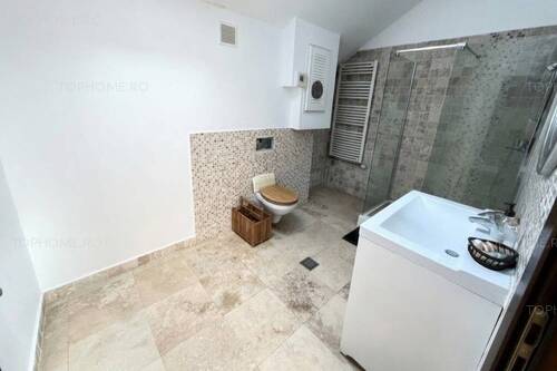 Casa Individuala Cu O Arhitectura Deosebita Zona Buna