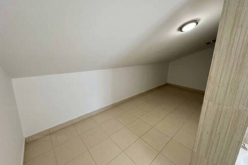 Casa Individuala Cu O Arhitectura Deosebita Zona Buna