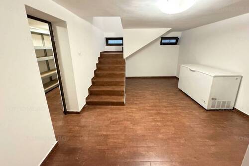 Casa Individuala Cu O Arhitectura Deosebita Zona Buna