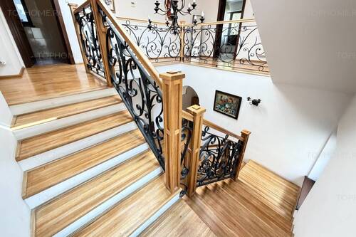 Casa Individuala Cu O Arhitectura Deosebita Zona Buna