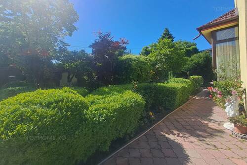 Casa Individuala Cu Piscina. P+1+M. Zona Foarte Buna