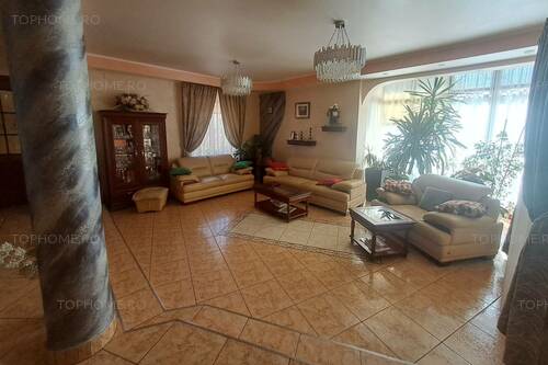 Casa Individuala Cu Piscina. P+1+M. Zona Foarte Buna