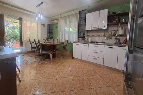 Casa Individuala Cu Piscina. P+1+M. Zona Foarte Buna