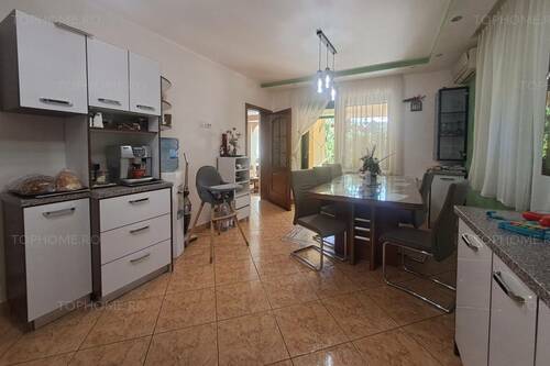 Casa Individuala Cu Piscina. P+1+M. Zona Foarte Buna