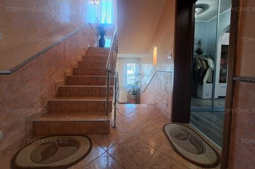 Casa Individuala Cu Piscina. P+1+M. Zona Foarte Buna