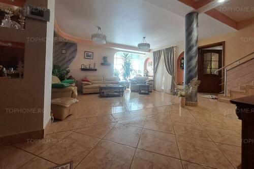 Casa Individuala Cu Piscina. P+1+M. Zona Foarte Buna