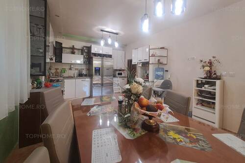Casa Individuala Cu Piscina. P+1+M. Zona Foarte Buna