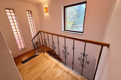 Casa Individuala In Zona Exclusivista. 5 Cam. Teren 500 Mp