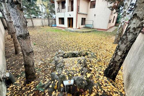 Casa Individuala In Zona Exclusivista. 5 Cam. Teren 500 Mp