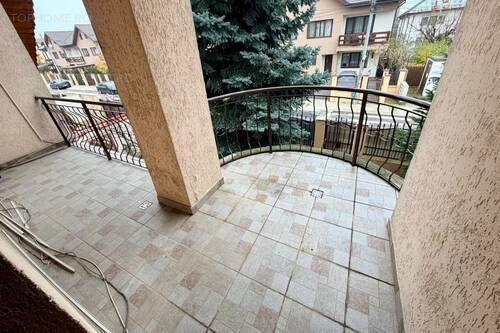 Casa Individuala In Zona Exclusivista. 5 Cam. Teren 500 Mp