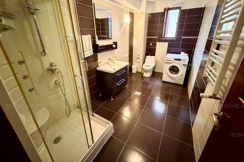 Casa Individuala In Zona Exclusivista. 5 Cam. Teren 500 Mp