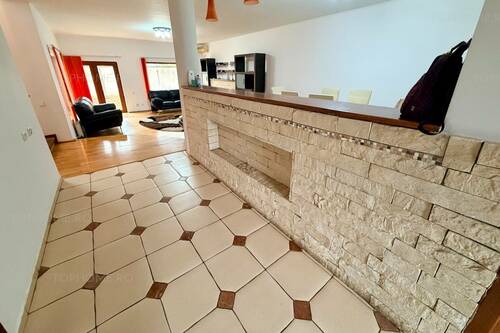 Casa Individuala In Zona Exclusivista. 5 Cam. Teren 500 Mp