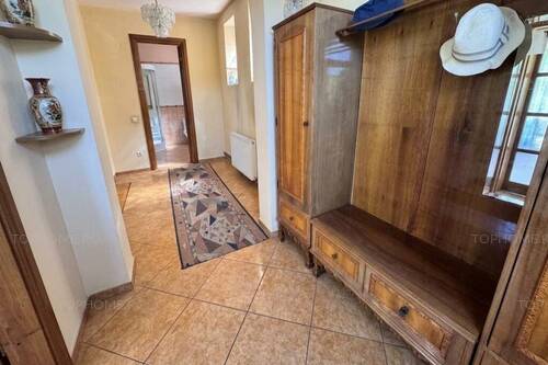 Casa Individuala P+1+M Amplasata Pe Un Teren De 1612 Mp.