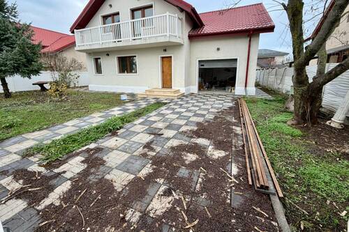 Casa Individuala P+1+Pod. 4 Cam. Teren 585 Mp