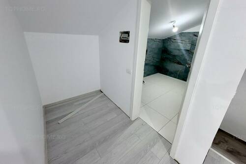 Casa La Cheie P+1+M. 7 Camere. Pozitie Stradala