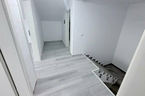 Casa La Cheie P+1+M. 7 Camere. Pozitie Stradala