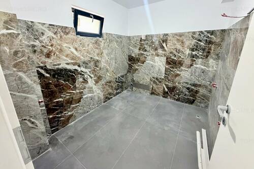 Casa La Cheie P+1+M. 7 Camere. Pozitie Stradala