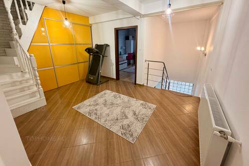 Casa Mobilata-utilata La 12-15 Min De Mers Pe Jos Fata De Me