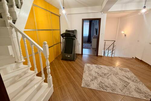 Casa Mobilata-utilata La 12-15 Min De Mers Pe Jos Fata De Me